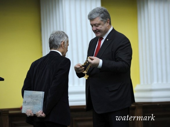 Джемилев на 75-летие получил "Орден Свободы"