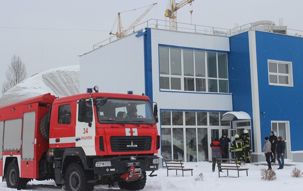 Обрушение крыши школы в Вишневом: появились подробности