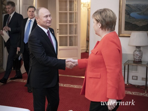 Меркель на встрече с Путиным возвысила вопрос эскалации на Азове