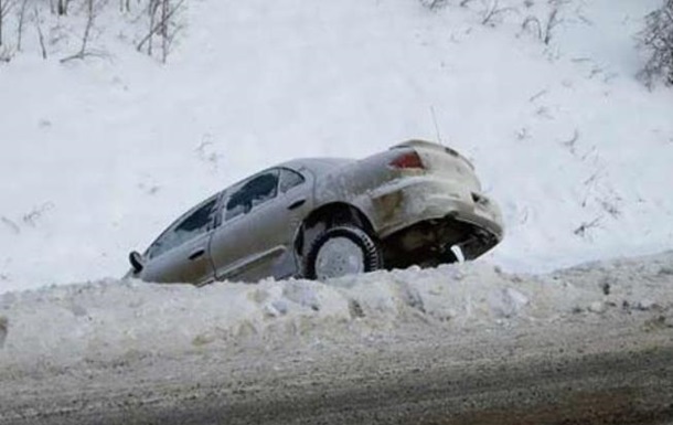 На Киевщине из-за снегопада увеличилось число ДТП