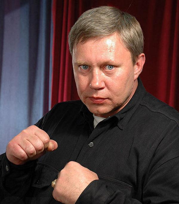 Звезда сериала "Универ" умер в больнице: Виталий Ендовицкий ушел из жизни в 49 лет