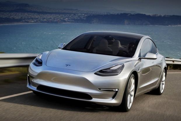 Tesla Model 3 официально поступила на украинский авторынок: цена электромобиля