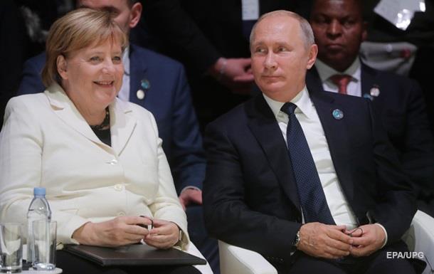 Меркель и Путин обсудили ситуацию в Азовском море