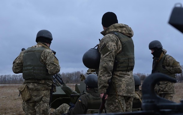 За минувшие сутки на Донбассе ранены два военных