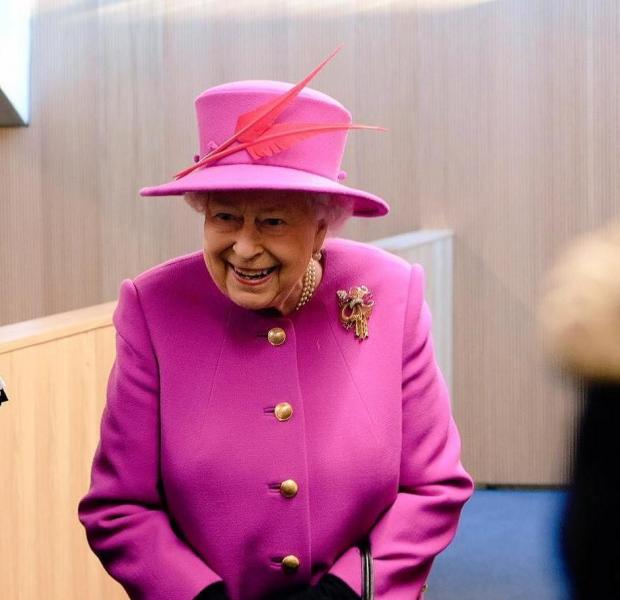 Елизавета II ищет помощника: вакансия для тех кто мечтает работать в Букингемском дворце