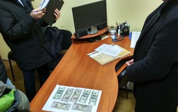 В Черкасской области на взятке задержан работник миграционной службы