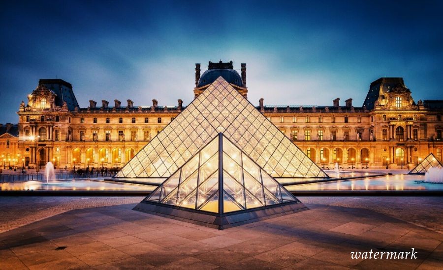 Лувр побил рекорд по количеству туристов