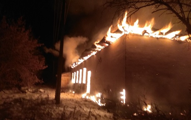 Под Киевом сгорел заброшенный дом культуры