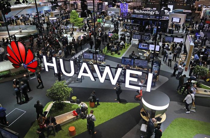 На фоне обостряющегося давления бражка Huawei обнародовала о намерении инвестировать 100 млрд долларов в развитие сетевых технологий