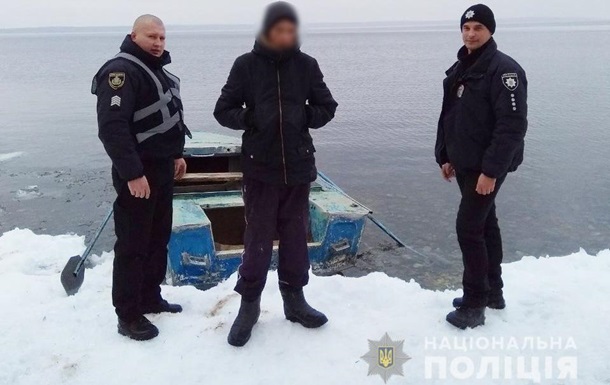 В Херсонской области спасли подростка, которого унесло на льдине