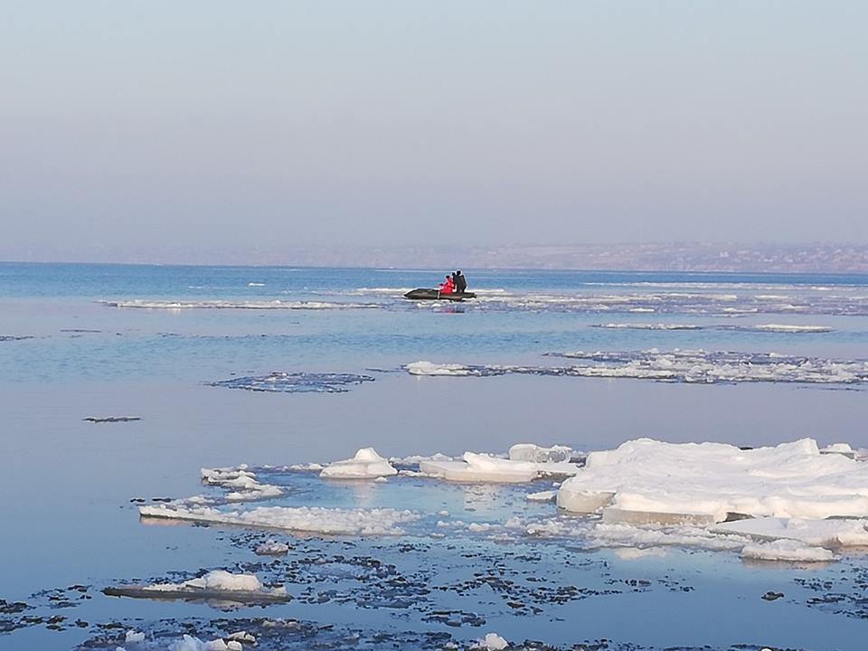 В Одесской области льдина с ребятенками уплыла на 500 м от берега