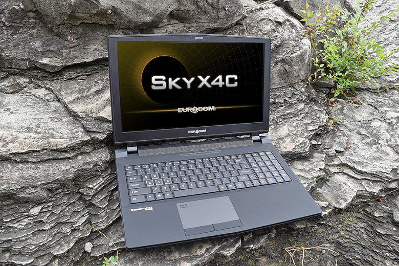 Ноутбук Eurocom Sky X4C: съёмная видеокарта, настольные CPU, до четырёх накопителей и стоимость, какая может перевалить за 17 000 долларов