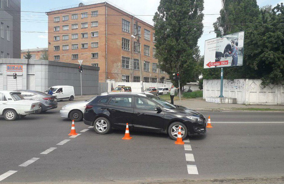 Вісті з Полтави - Біля заводу «Лтава» легковик збив жінку на пішохідному переході