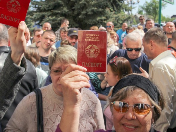 МВД РФ заявило о "тысячах заявлений от обитателей Донбасса" о гражданстве России