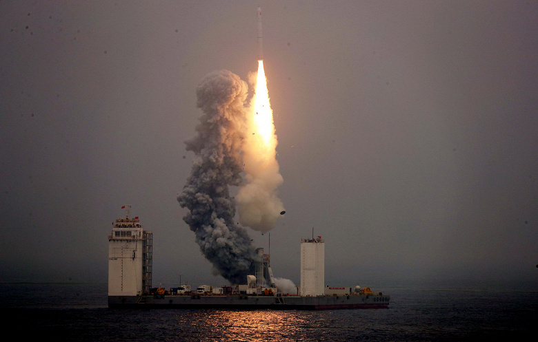 Китай стал третьей местностью, коей удалось запустить космическую ракету с плавучего космодрома