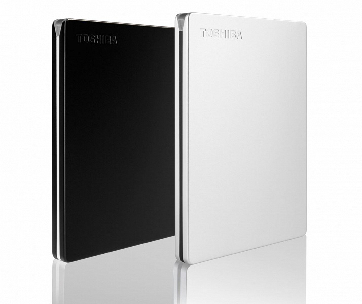 Производитель называет Toshiba Canvio Slim «одним из самых компактных внешних жестких дисков на рынке»