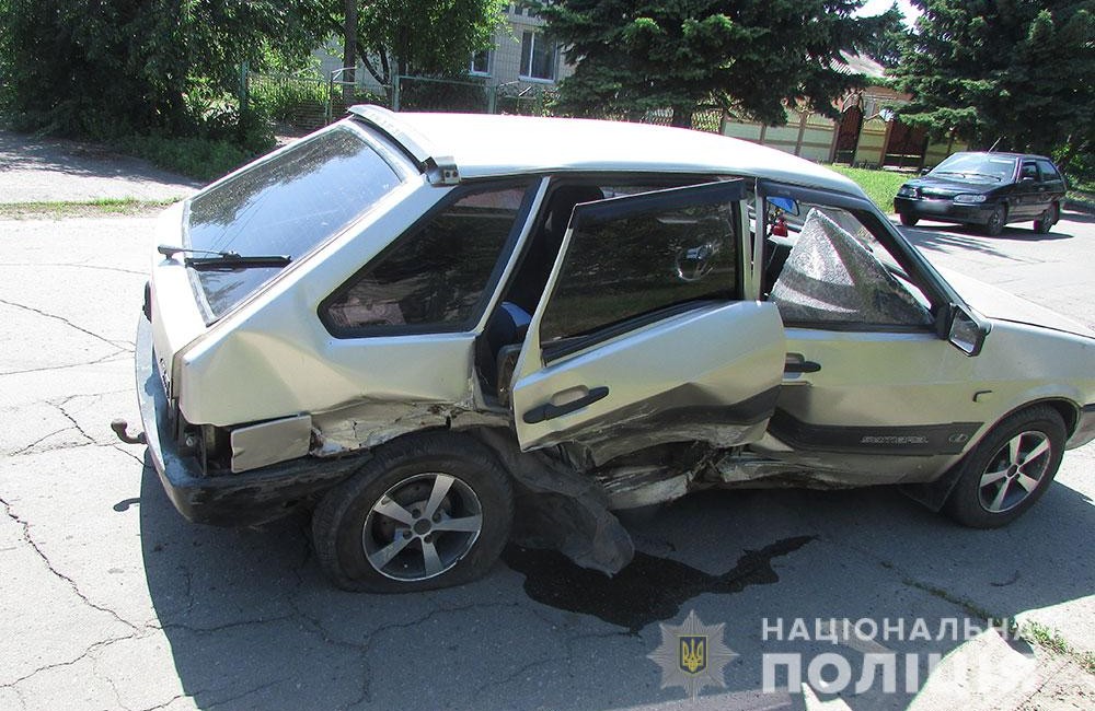Вісті з Полтави - У Машівці зіткнулися два легковики — водій із двома дітьми потрапив до лікарні
