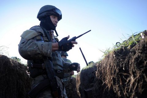 Ночью на Донбассе двое военных погибли, восемь получили ранения и травмы(освежено)