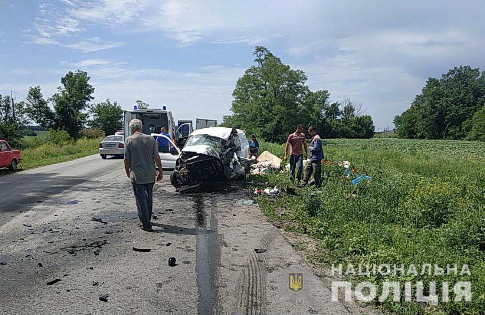 Вісті з Полтави - У Кобеляцькому районі зіткнулися вантажівка та легковик — є загиблий