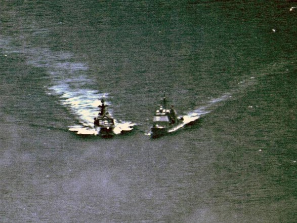 ВМС США и РФ обменялись обвинениями против дружок дружка после опасных маневров на море