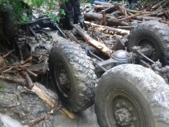 В адовом ДТП с лесовозом погибло пять человек: фото с места аварии