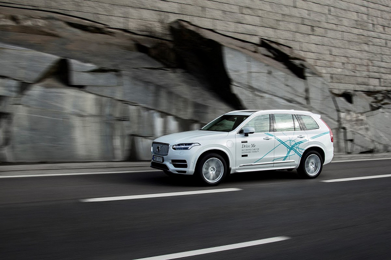 Uber представляет самоуправляемый автомобиль Volvo новоиспеченного поколения