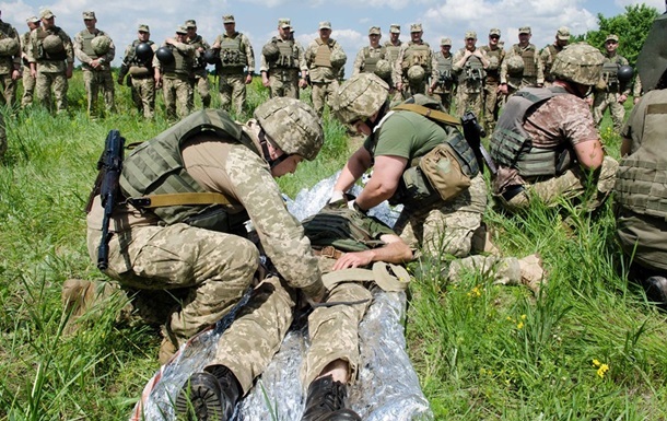 Эскалация на Донбассе: ранены трое военных