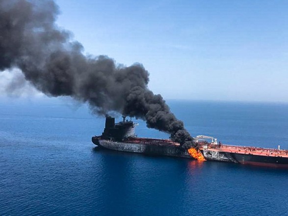 Тегеран вытребовал британского посла после обвинений в атаке на танкеры в заливе Омана