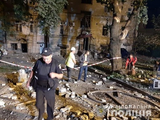 Полиция наименовала предварительную причину ночного взрыва в фокусе Киева(фото)