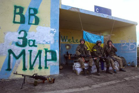 За сутки боевики били на Донбассе 21 раз