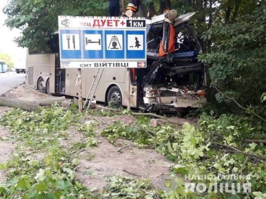 Летальное ДТП в Хмельницкой области: автобус столкнулся с грузовиком(фото)
