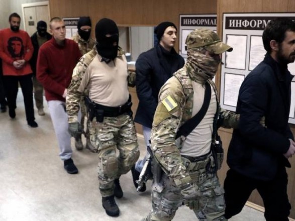 Российское следствие выдвинуло восьми военнопленным морякам обвинение в бесповоротной редакции - адвокат