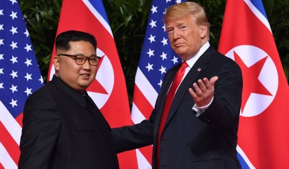 Трамп предложил Ким Чен Ыну повстречаться в демилитаризованной полосе, чтобы поздороваться