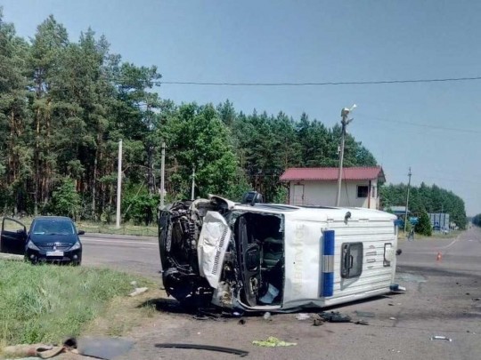 Жуткое ДТП на Волыни: скорая врезалась в грузовик, погибли люд(видео)