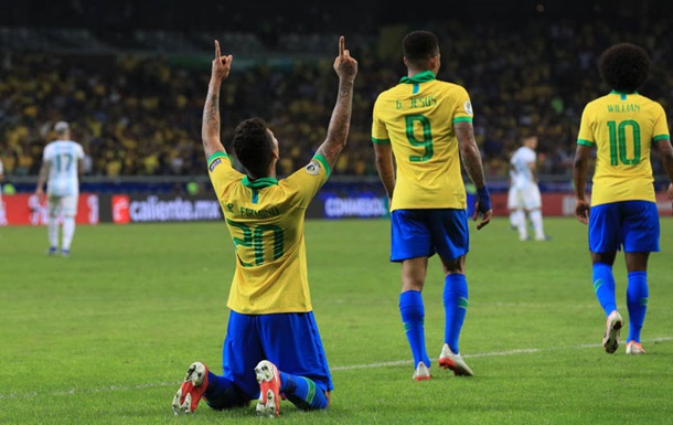 Бразилия обыграла Аргентину и стала первым финалистом Копа Америка