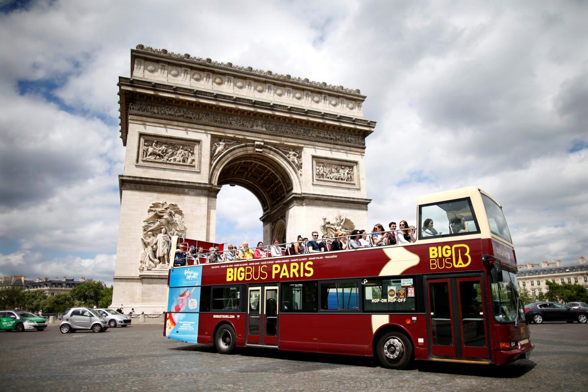 С центральных улиц Парижа уберут туристические автобусы