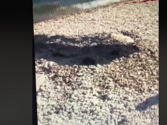 На пляже в Коктебеле задавил гейзер из нечистот: в сети показали видео