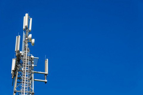 АМКУ рекомендовал мобильным операторам отказаться от 4-недельных тарифов