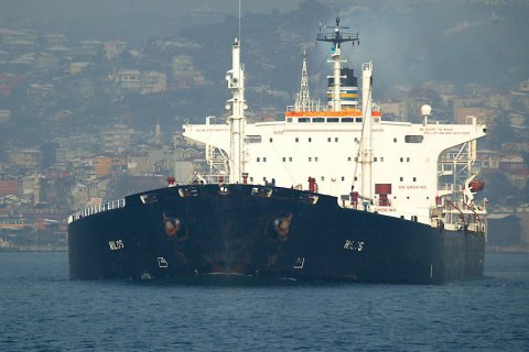 Власти Гибралтара застопорили супертанкер с нефтью, гадательно, для Сирии