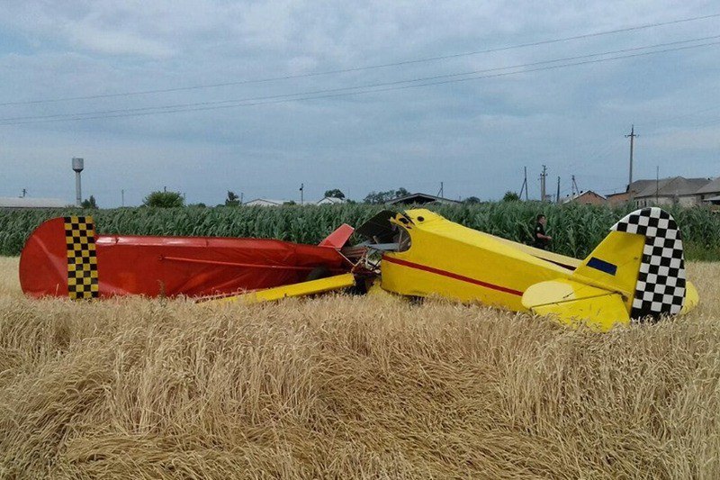 ​В Полтавской области разлетелся легкомоторный самолет, его пилот погиб