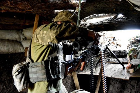 С азбука суток на Донбассе ранены четверо украинских военных, один-одинехонек получил боевую травму