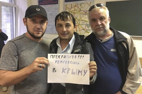 Из ОВД в Москве выдали всех задержанных крымских татар(освежено)