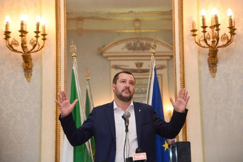 Вице-премьер Италии отрицает получение денег из России