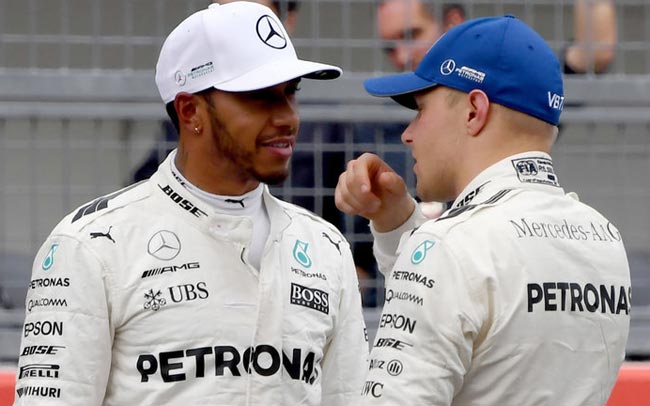 Mercedes проверит, не помогла ли «неосознанно» команда Хэмилтону в борьбе с Боттасом