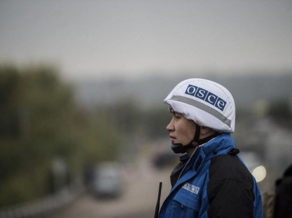 Наблюдатели СММ ОБСЕ вновь зафиксировали боевиков с повязками СЦКК возле Станицы Луганской