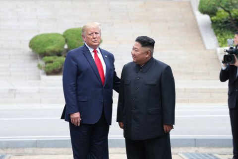 Трамп рассказал о послании Ким Чен Ына с извинениями за запуски ракет