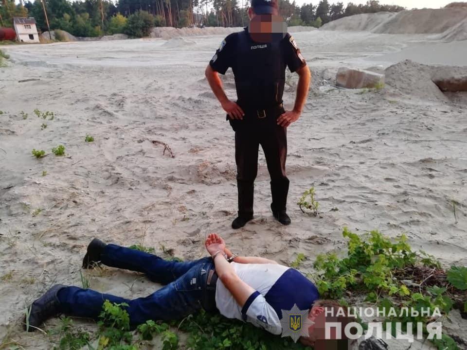 Под Киевом полиция застопорила двух дядек, подозреваемых в разбое и покушении на убийство