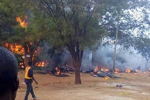 При взрыве бензовоза в Танзании погибли более 60 человек