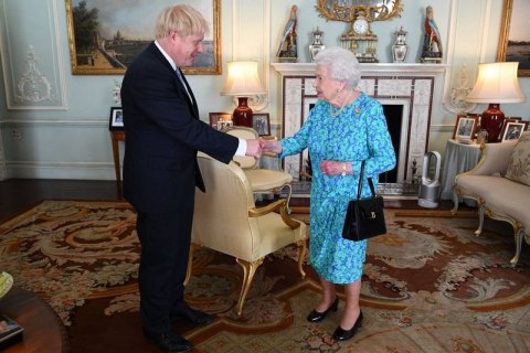 Sunday Times: Елизавета II разочарована британским политиками