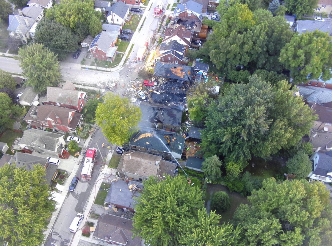 В Канаде в итоге взрыва газа разрушены дома, сотни эвакуированных